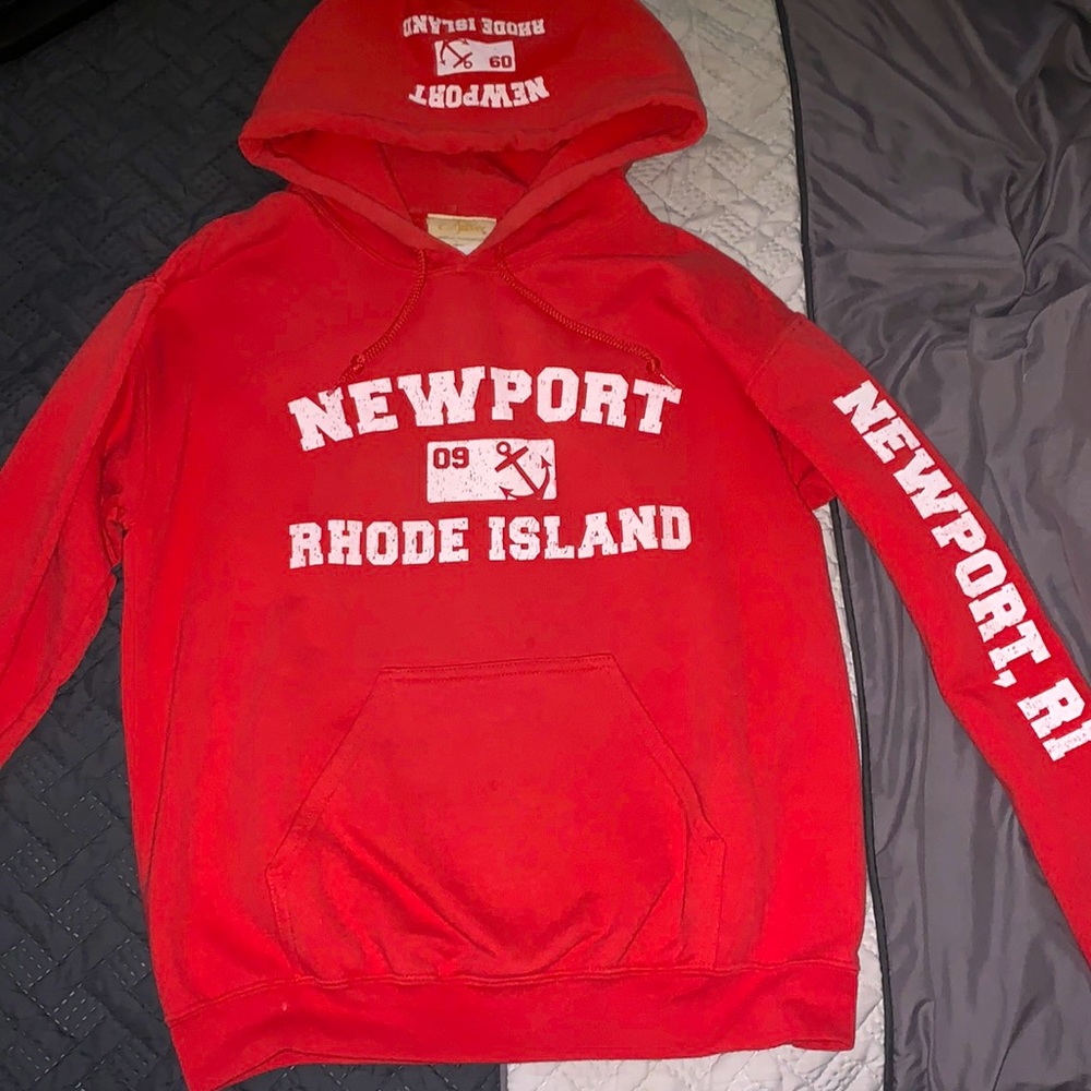 NEWPORT • RI | HOODIE 🌊🦞
